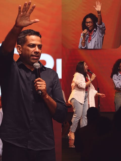 Registros de adoração durante um culto na Igreja Primazia